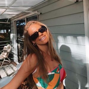 Meet your Posher, Ariella